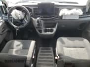 ✅ 2023 Ford Transit Passenger XL • VIN: 1FBAX2Y82PKA53310 • Lot: 58484565. Wystawiony na Copart z przebiegiem Nie podano. Bezpłatny archiwum sprzedaży aukcyjnych z USA i szczegółowy raport historii pojazdu na DreamBid. Zdjęcie 8.