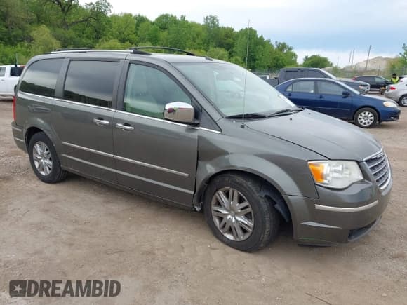 ✅ 2010 Chrysler Town & Country Limited • VIN: 2A4RR7DX2AR451719 • Lot: 42351759. Wystawiony na IAAI z przebiegiem 163 635 mil. Bezpłatny archiwum sprzedaży aukcyjnych z USA i szczegółowy raport historii pojazdu na DreamBid. Zdjęcie 1.