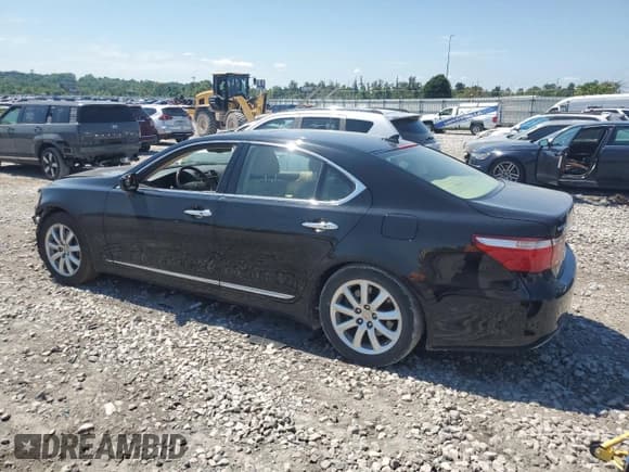✅ 2009 Lexus LS 460 • VIN: JTHCL46FX95003199 • Лот: 66910115. Опубликован ранее на Copart с пробегом 147 109 миль. Бесплатный доступ к архиву аукционных продаж из США и подробный отчёт об истории автомобиля на DreamBid. Изображение 2.