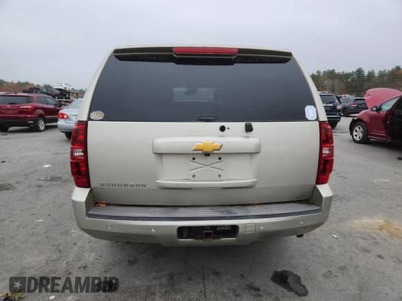 2014 Chevrolet Suburban LT z VIN 1GNSKJE77ER190744, wystawiony jako Copart lot #90239255 z przebiegiem Nie podano mil oraz Czysty tytuł • Clean title. Historia ofert i sprzedaży dostępna na DreamBid. Obrazek 6.