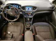 ✅ 2017 Hyundai Ioniq SEL • VIN: KMHC75LC4HU026869 • Lot: 46104795. Wystawiony na Copart z przebiegiem 57 503 mil. Bezpłatny archiwum sprzedaży aukcyjnych z USA i szczegółowy raport historii pojazdu na DreamBid. Zdjęcie 8.