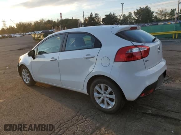 ✅ 2013 Kia Rio EX • VIN: KNADN5A34D6292440 • Лот: 82170865. Опубликован ранее на Copart с пробегом 88 962 миль. Бесплатный доступ к архиву аукционных продаж из США и подробный отчёт об истории автомобиля на DreamBid. Изображение 2.