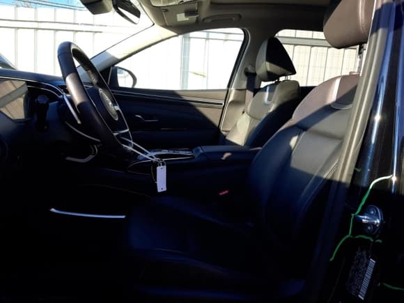 ✅ 2023 Hyundai Tucson Limited • VIN: KM8JECA11PU122766 • Lot: 75687984. Wystawiony na Copart z przebiegiem 15 521 mil. Bezpłatny archiwum sprzedaży aukcyjnych z USA i szczegółowy raport historii pojazdu na DreamBid. Zdjęcie 7.