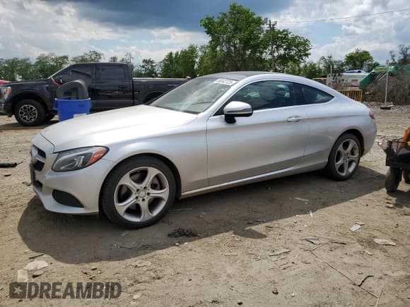 ✅ 2017 Mercedes-Benz C 300 • VIN: WDDWJ4KB1HF341032 • Lot: 56042725. Wystawiony na Copart z przebiegiem 193 634 mil. Bezpłatny archiwum sprzedaży aukcyjnych z USA i szczegółowy raport historii pojazdu na DreamBid. Zdjęcie 1.