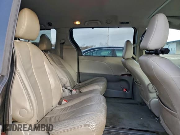✅ 2014 Toyota Sienna XLE • VIN: 5TDYK3DC6ES425990 • Lot: 95483855. Listed on Copart with 169,291 mi. Free auction sales archive from the USA and detailed vehicle history report at DreamBid. Image 11.