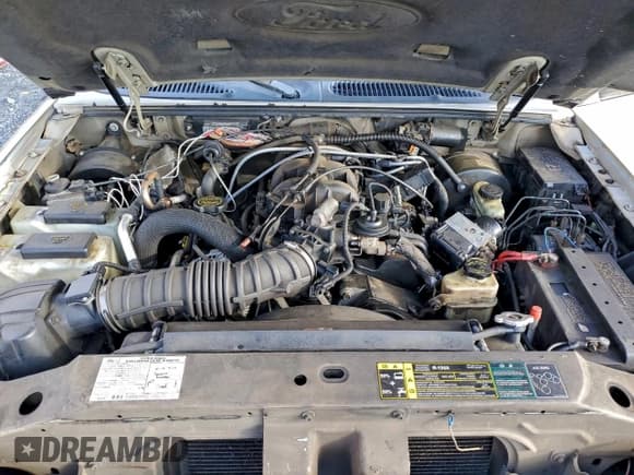 ✅ 2005 Ford Explorer Sport Trac XLS • VIN: 1FMZU67K75UA52663 • Лот: 93773765. Опубликован ранее на Copart с пробегом 271 813 миль. Бесплатный доступ к архиву аукционных продаж из США и подробный отчёт об истории автомобиля на DreamBid. Изображение 11.