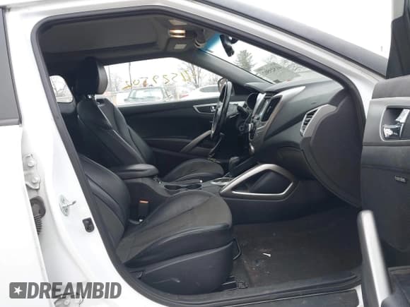 ✅ 2015 Hyundai Veloster RE:FLEX • VIN: KMHTC6AD1FU232077 • Lot: 41529502. Wystawiony na IAAI z przebiegiem 201 833 mil. Bezpłatny archiwum sprzedaży aukcyjnych z USA i szczegółowy raport historii pojazdu na DreamBid. Zdjęcie 5.