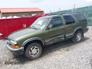 ✅ 2001 Chevrolet Blazer LT • VIN: 1GNDT13W912164701 • Lot: 42423040. Wystawiony na IAAI z przebiegiem 224 749 mil. Bezpłatny archiwum sprzedaży aukcyjnych z USA i szczegółowy raport historii pojazdu na DreamBid. Zdjęcie 2.