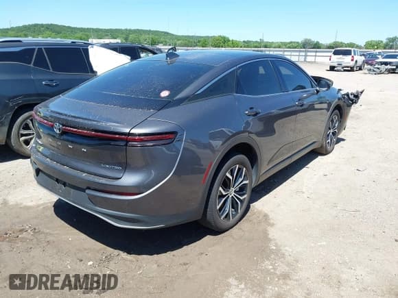 ✅ 2024 Toyota Crown XLE • VIN: JTDAAAAF4R3018149 • Lot: 42293604. Wystawiony na IAAI z przebiegiem 22 408 mil. Bezpłatny archiwum sprzedaży aukcyjnych z USA i szczegółowy raport historii pojazdu na DreamBid. Zdjęcie 4.