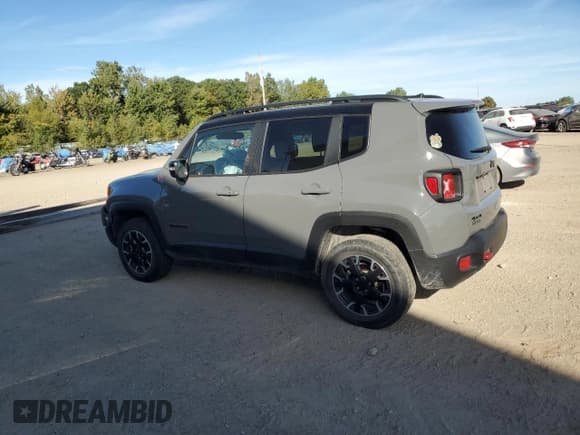 ✅ 2023 Jeep Renegade Trailhawk • VIN: ZACNJDC16PPP22010 • Lot: 84581195. Wystawiony na Copart z przebiegiem 14 569 mil. Bezpłatny archiwum sprzedaży aukcyjnych z USA i szczegółowy raport historii pojazdu na DreamBid. Zdjęcie 2.