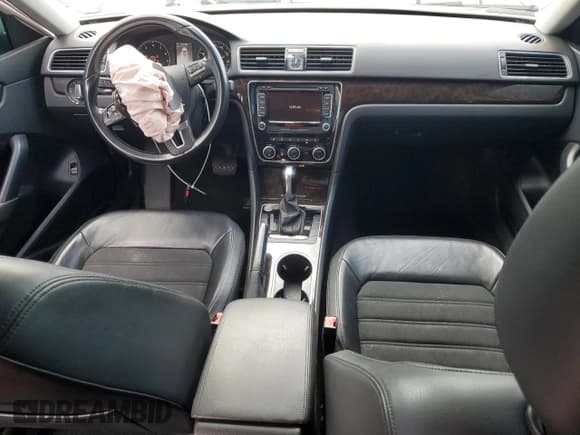 ✅ 2015 Volkswagen Passat SEL Premium • VIN: 1VWCS7A36FC066503 • Lot: 61176555. Listed on Copart with 92,944 mi. Free auction sales archive from the USA and detailed vehicle history report at DreamBid. Image 8.