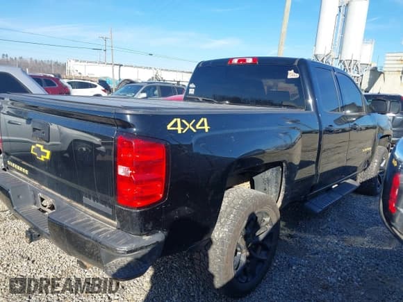 ✅ 2018 Chevrolet Silverado 1500 Custom • VIN: 1GCRCPEC9JZ315399 • Лот: 41116687. Опубликован ранее на IAAI с пробегом 93 754 миль. Бесплатный доступ к архиву аукционных продаж из США и подробный отчёт об истории автомобиля на DreamBid. Изображение 4.