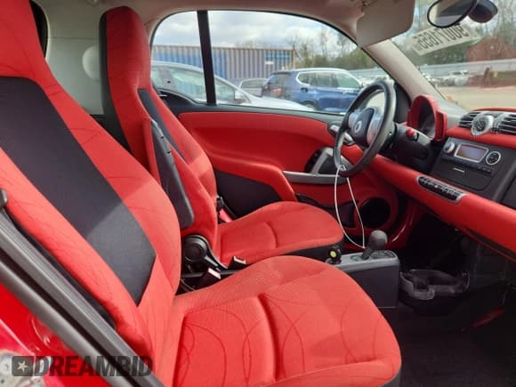 ✅ 2015 Smart fortwo Passion • VIN: WMEEJ9AA6FK834237 • Лот: 90071655. Опубликован ранее на Copart с пробегом Не указан. Бесплатный доступ к архиву аукционных продаж из США и подробный отчёт об истории автомобиля на DreamBid. Изображение 10.