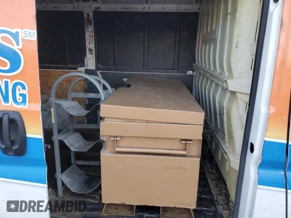 ✅ 2014 Ram ProMaster Cargo • VIN: 3C6TRVAG8EE124938 • Lot: 47112525. Wystawiony na Copart z przebiegiem 110 608 mil. Bezpłatny archiwum sprzedaży aukcyjnych z USA i szczegółowy raport historii pojazdu na DreamBid. Zdjęcie 11.