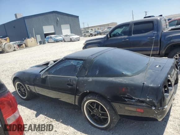 ✅ 1992 Chevrolet Corvette • VIN: 1G1YY23P8N5110765 • Лот: 61205675. Опубликован ранее на Copart с пробегом Не указан. Бесплатный доступ к архиву аукционных продаж из США и подробный отчёт об истории автомобиля на DreamBid. Изображение 2.