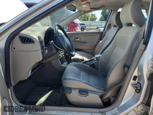 ✅ 2002 Volvo S40 • VIN: YV1VS29542F876686 • Лот: 80332955. Опубликован ранее на Copart с пробегом Не указан. Бесплатный доступ к архиву аукционных продаж из США и подробный отчёт об истории автомобиля на DreamBid. Изображение 7.