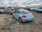 ✅ 2014 Volkswagen Beetle 1.8T • VIN: 3VWJ17AT6EM633705 • Lot: 96934845. Wystawiony na Copart z przebiegiem 173 722 mil. Bezpłatny archiwum sprzedaży aukcyjnych z USA i szczegółowy raport historii pojazdu na DreamBid. Zdjęcie 3.