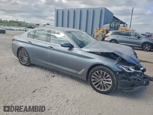 ✅ 2022 BMW 5 Series 530i xDrive • VIN: WBA13BJ00NCJ62090 • Лот: 93777955. Опубликован ранее на Copart с пробегом 20 698 миль. Бесплатный доступ к архиву аукционных продаж из США и подробный отчёт об истории автомобиля на DreamBid. Изображение 4.