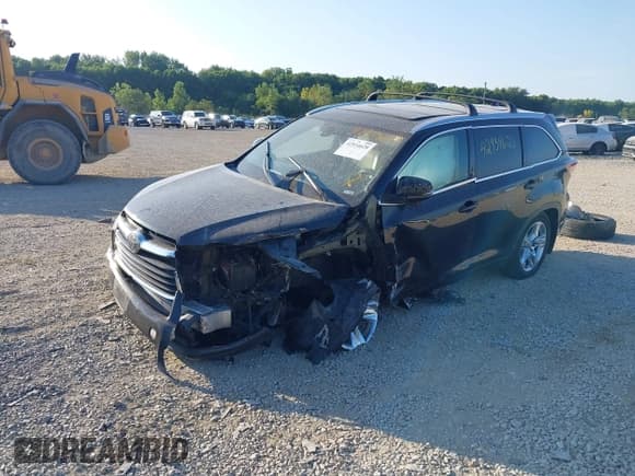 ✅ 2015 Toyota Highlander Limited • VIN: 5TDDKRFH0FS099793 • Lot: 42934628. Listed on IAAI with 224,630 mi. Free auction sales archive from the USA and detailed vehicle history report at DreamBid. Image 17.