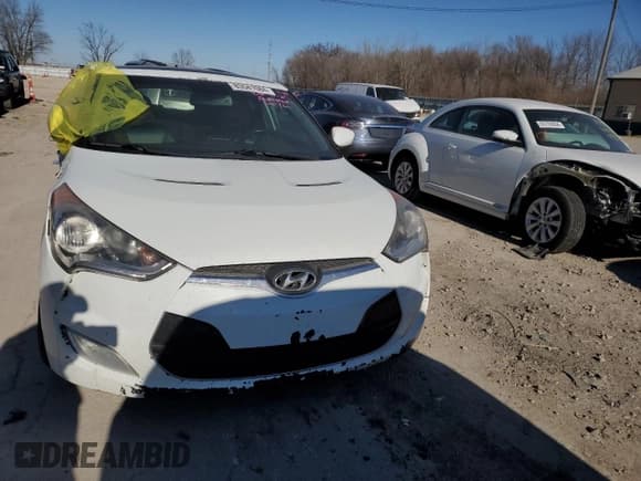 ✅ 2013 Hyundai Veloster w/Black Int • VIN: KMHTC6AD6DU133512 • Lot: 83541084. Wystawiony na Copart z przebiegiem 150 762 mil. Bezpłatny archiwum sprzedaży aukcyjnych z USA i szczegółowy raport historii pojazdu na DreamBid. Zdjęcie 5.