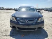 ✅ 2010 Lexus LS 460 L • VIN: JTHGL5EF1A5040042 • Лот: 54122325. Опубликован ранее на Copart с пробегом 226 614 миль. Бесплатный доступ к архиву аукционных продаж из США и подробный отчёт об истории автомобиля на DreamBid. Изображение 5.