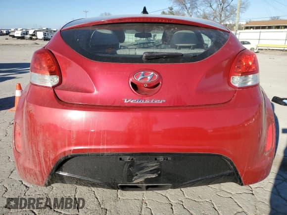 ✅ 2014 Hyundai Veloster • VIN: KMHTC6AD6EU215791 • Lot: 46347575. Wystawiony na Copart z przebiegiem 124 772 mil. Bezpłatny archiwum sprzedaży aukcyjnych z USA i szczegółowy raport historii pojazdu na DreamBid. Zdjęcie 6.
