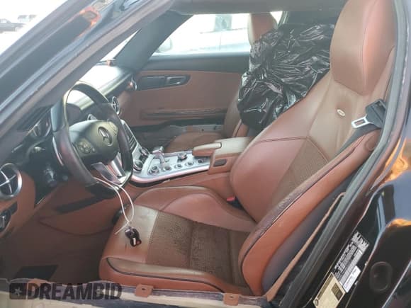 ✅ 2011 Mercedes-Benz SLS AMG SLS AMG • VIN: WDDRJ7HA6BA002512 • Лот: 72158674. Опубликован ранее на Copart с пробегом Не указан. Бесплатный доступ к архиву аукционных продаж из США и подробный отчёт об истории автомобиля на DreamBid. Изображение 7.