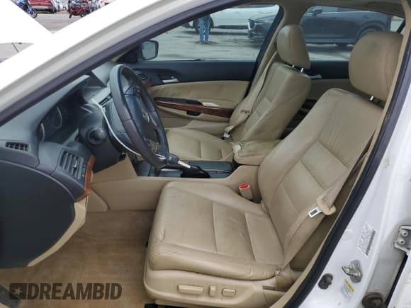 ✅ 2011 Honda Accord EX-L • VIN: 1HGCP3F85BA025191 • Лот: 82770545. Опубликован ранее на Copart с пробегом 215 543 миль. Бесплатный доступ к архиву аукционных продаж из США и подробный отчёт об истории автомобиля на DreamBid. Изображение 7.