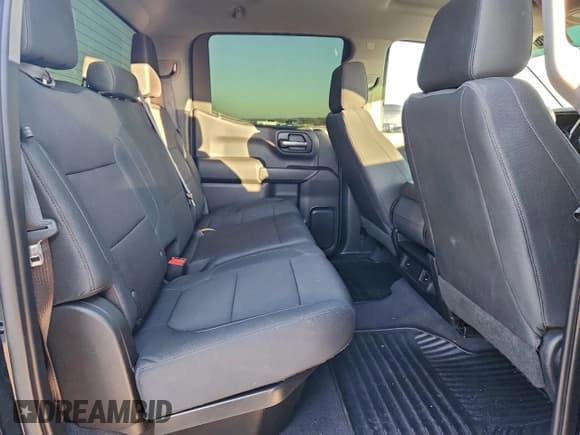 ✅ 2019 Chevrolet Silverado 1500 Custom • VIN: 3GCUYBEF0KG236679 • Лот: 96267825. Опубликован ранее на Copart с пробегом 123 006 миль. Бесплатный доступ к архиву аукционных продаж из США и подробный отчёт об истории автомобиля на DreamBid. Изображение 10.