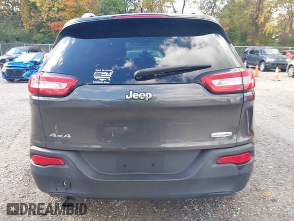✅ 2014 Jeep Cherokee Latitude • VIN: 1C4PJMCB5EW151324 • Lot: 43514748. Wystawiony na IAAI z przebiegiem 108 169 mil. Bezpłatny archiwum sprzedaży aukcyjnych z USA i szczegółowy raport historii pojazdu na DreamBid. Zdjęcie 17.