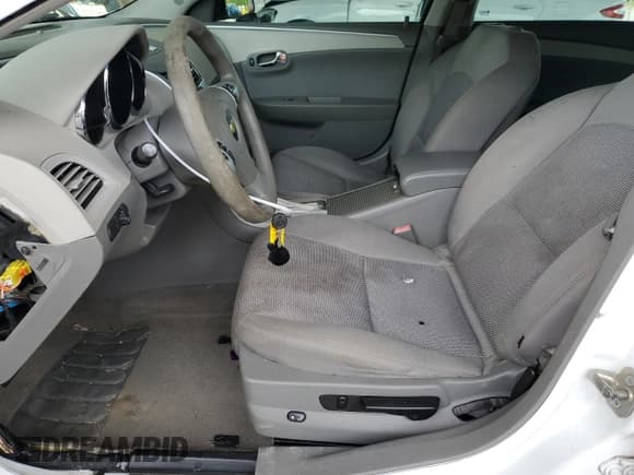 ✅ 2012 Chevrolet Malibu 1LS • VIN: 1G1ZB5E00CF225262 • Lot: 73627544. Listed on Copart with 119,992 mi. Free auction sales archive from the USA and detailed vehicle history report at DreamBid. Image 7.