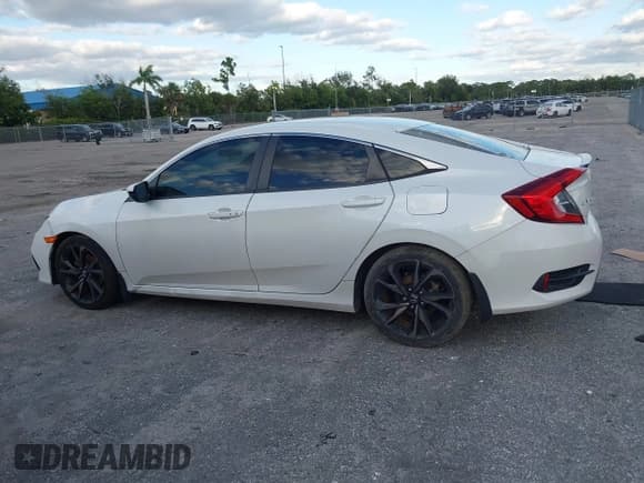 ✅ 2020 Honda Civic Sport • VIN: 19XFC2F85LE005197 • Lot: 43582449. Wystawiony na IAAI z przebiegiem 41 657 mil. Bezpłatny archiwum sprzedaży aukcyjnych z USA i szczegółowy raport historii pojazdu na DreamBid. Zdjęcie 14.