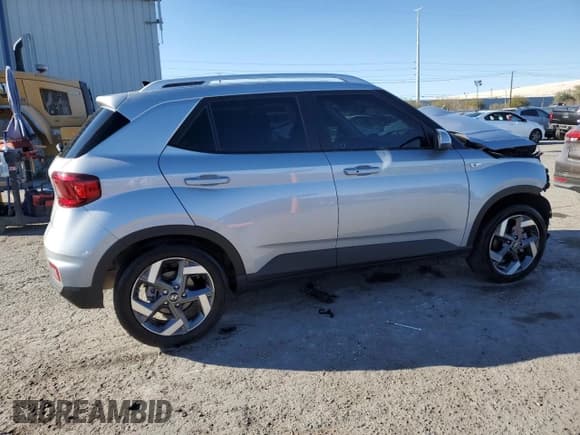 ✅ 2021 Hyundai Venue SEL • VIN: KMHRC8A36MU122281 • Lot: 41477825. Listed on Copart with 9,841 mi. Free auction sales archive from the USA and detailed vehicle history report at DreamBid. Image 3.