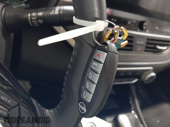 ✅ 2024 Nissan Altima SV • VIN: 1N4BL4DWXRN310443 • Lot: 42703161. Wystawiony na IAAI z przebiegiem 31 861 mil. Bezpłatny archiwum sprzedaży aukcyjnych z USA i szczegółowy raport historii pojazdu na DreamBid. Zdjęcie 11.