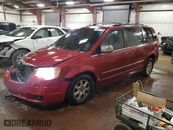 ✅ 2010 Chrysler Town & Country Touring Plus • VIN: 2A4RR8DXXAR403861 • Lot: 90017135. Wystawiony na Copart z przebiegiem 227 568 mil. Bezpłatny archiwum sprzedaży aukcyjnych z USA i szczegółowy raport historii pojazdu na DreamBid. Zdjęcie 1.