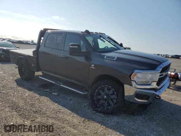 ✅ 2023 Ram 2500 Tradesman • VIN: 3C6UR5CLXPG530385 • Лот: 68439295. Опубликован ранее на Copart с пробегом Не указан. Бесплатный доступ к архиву аукционных продаж из США и подробный отчёт об истории автомобиля на DreamBid. Изображение 4.