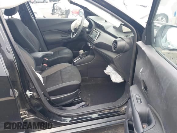 ✅ 2020 Nissan Kicks S • VIN: 3N1CP5BV9LL526071 • Lot: 43028457. Listed on IAAI with 58,783 mi. Free auction sales archive from the USA and detailed vehicle history report at DreamBid. Image 5.