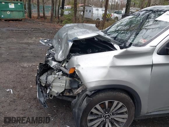 ✅ 2020 Mitsubishi Outlander SE • VIN: JA4AD3A38LZ041411 • Lot: 38871481. Listed on IAAI with 82,521 mi. Free auction sales archive from the USA and detailed vehicle history report at DreamBid. Image 6.