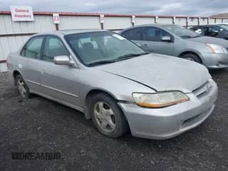 1998 Honda Accord EX с VIN 1HGCG5651WA228618, выставлен на аукционе IAAI как лот 43412159 с пробегом 328 383 миль миль и . История ставок и продаж доступна на DreamBid. Изображение 1.