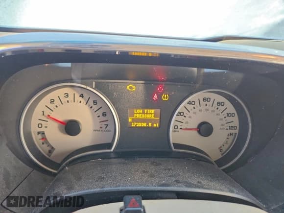 ✅ 2006 Ford Explorer Limited • VIN: 1FMEU758X6UB36585 • Lot: 96803515. Wystawiony na Copart z przebiegiem 172 596 mil. Bezpłatny archiwum sprzedaży aukcyjnych z USA i szczegółowy raport historii pojazdu na DreamBid. Zdjęcie 9.