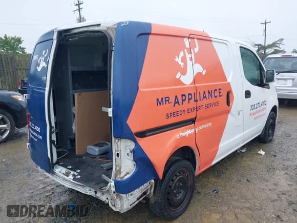 ✅ 2016 Nissan NV200 S • VIN: 3N6CM0KN2GK693275 • Lot: 42318615. Listed on IAAI with 134,291 mi. Free auction sales archive from the USA and detailed vehicle history report at DreamBid. Image 4.