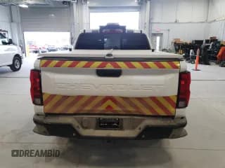 ✅ 2023 Chevrolet Colorado 2WD Work Truck • VIN: 1GCGSBEC1P1255915 • Лот: 75647704. Опубликован ранее на Copart с пробегом 12 977 миль. Бесплатный доступ к архиву аукционных продаж из США и подробный отчёт об истории автомобиля на DreamBid. Изображение 6.
