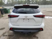 ✅ 2024 Toyota Highlander LE • VIN: 5TDKDRBH0RS561538 • Lot: 70194845. Wystawiony na Copart z przebiegiem 15 722 mil. Bezpłatny archiwum sprzedaży aukcyjnych z USA i szczegółowy raport historii pojazdu na DreamBid. Zdjęcie 6.