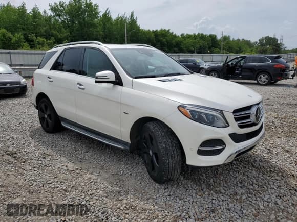 ✅ 2017 Mercedes-Benz GLE 550e • VIN: 4JGDA6DB9HA821189 • Lot: 55233625. Listed on Copart with 106,153 mi. Free auction sales archive from the USA and detailed vehicle history report at DreamBid. Image 4.