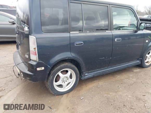 ✅ 2005 Scion xB • VIN: JTLKT324650217923 • Lot: 43833963. Listed on IAAI with 117,778 mi. Free auction sales archive from the USA and detailed vehicle history report at DreamBid. Image 6.