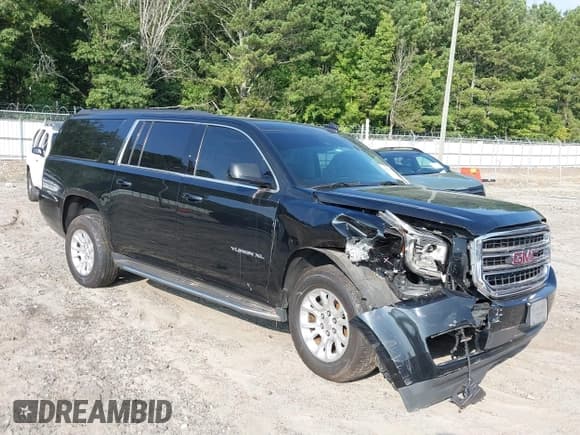 ✅ 2019 GMC Yukon XL SLT • VIN: 1GKS1GKC4KR399620 • Lot: 40156972. Wystawiony na IAAI z przebiegiem 140 983 mil. Bezpłatny archiwum sprzedaży aukcyjnych z USA i szczegółowy raport historii pojazdu na DreamBid. Zdjęcie 1.