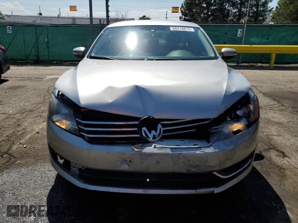 ✅ 2013 Volkswagen Passat S • VIN: 1VWAP7A31DC061392 • Лот: 60318015. Опубликован ранее на Copart с пробегом 102 563 миль. Бесплатный доступ к архиву аукционных продаж из США и подробный отчёт об истории автомобиля на DreamBid. Изображение 5.