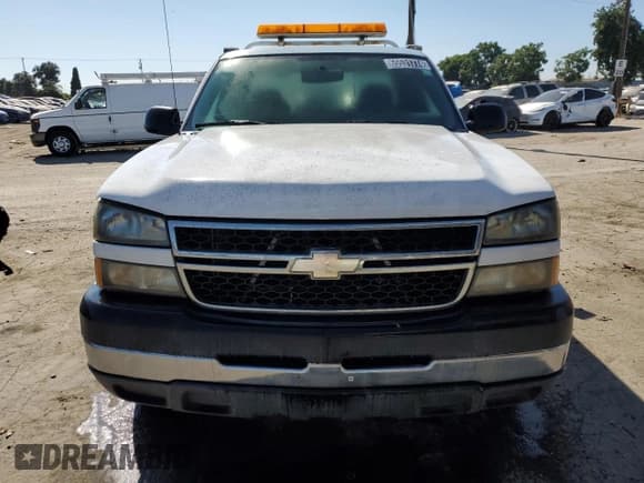 ✅ 2006 Chevrolet Silverado 1500 • VIN: 1GBHC29U16E253470 • Лот: 60060335. Опубликован ранее на Copart с пробегом 131 617 миль. Бесплатный доступ к архиву аукционных продаж из США и подробный отчёт об истории автомобиля на DreamBid. Изображение 5.