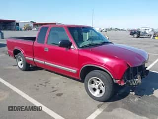 2000 Chevrolet S-10 LS with VIN 1GCCS19W1Y8240112, listed as a IAAI auction lot 42573609 with 41,810 mi miles and . Bid and sale history available at DreamBid. Image 1.