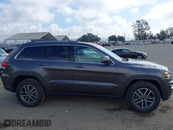 ✅ 2020 Jeep Grand Cherokee Altitude • VIN: 1C4RJEAG8LC403806 • Lot: 43367698. Listed on IAAI with 97,902 mi. Free auction sales archive from the USA and detailed vehicle history report at DreamBid. Image 13.